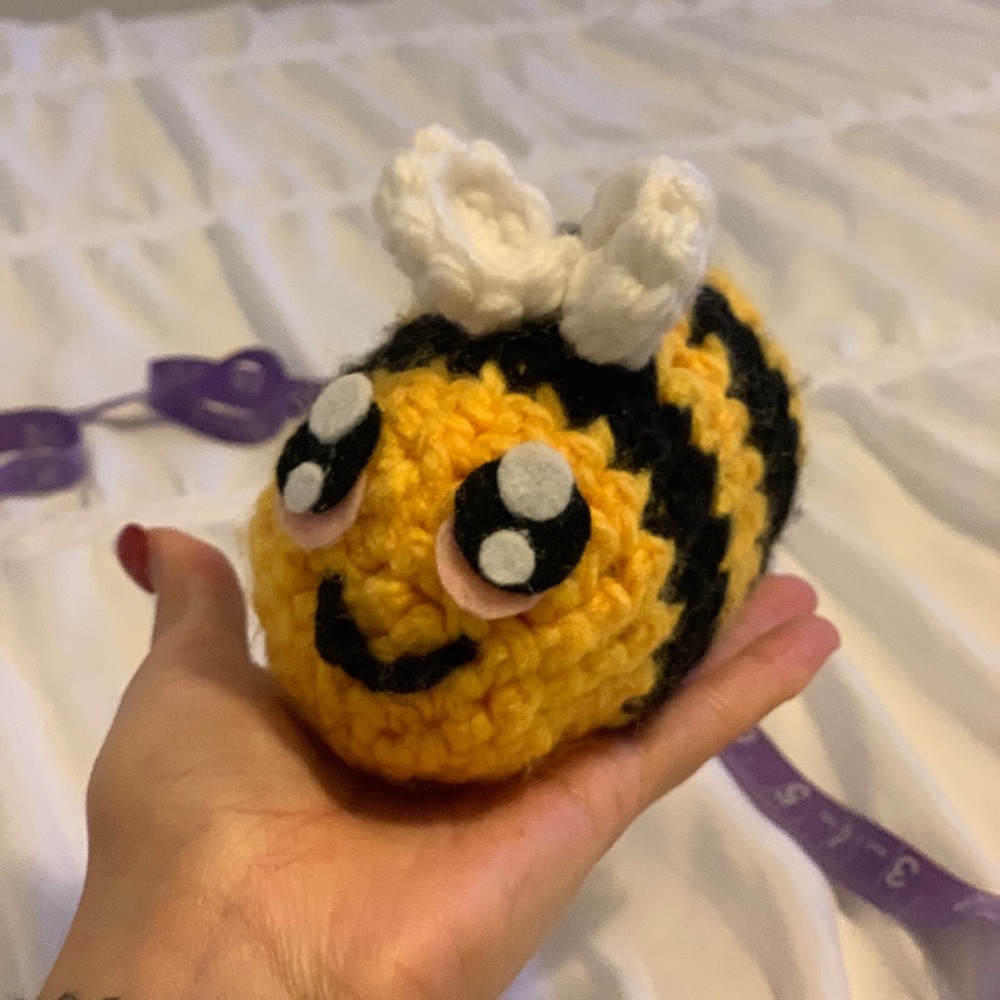 Handmade Crochet Little Bees - Picture 5 of 5